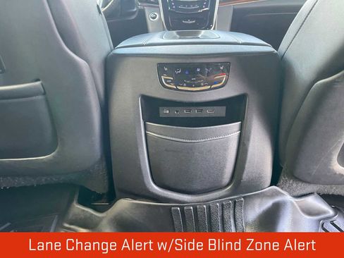 Used 2019 Cadillac Escalade ESV Premium Luxury RWD image 26
