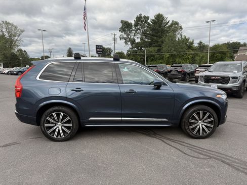 Used 2022 Volvo XC90 T8 Inscription image 6