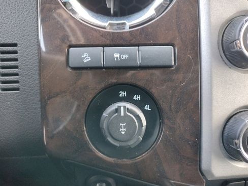 Used 2016 Ford F350 Platinum w/ Platinum Package image 24