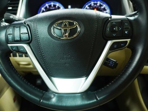 Used 2019 Toyota Highlander Limited AWD/4WD image 20