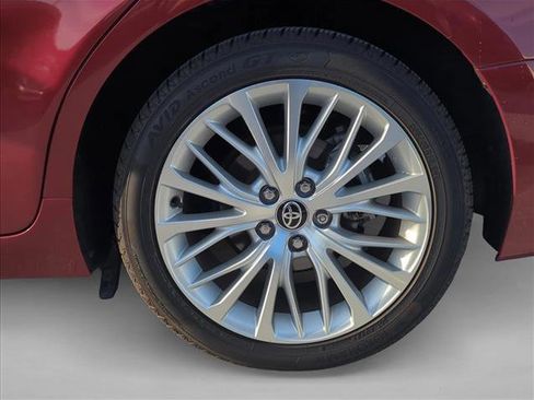 Certified 2020 Toyota Camry XLE FWD image 6