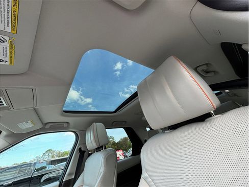 Used 2019 Land Rover Discovery HSE Luxury image 41