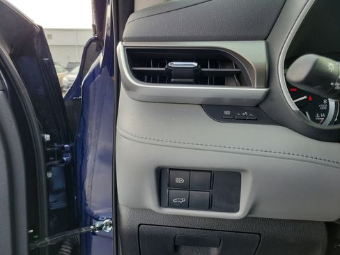 Used 2021 Toyota Highlander XLE image 20