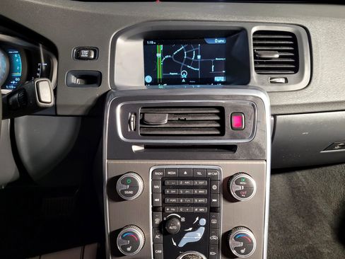 Used 2016 Volvo S60 T5 Premier image 28