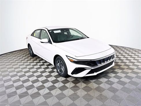 New 2025 Hyundai Elantra Blue image 10