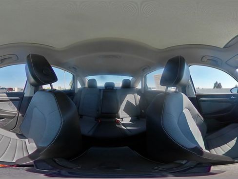 Used 2025 Volkswagen Jetta SE image 40