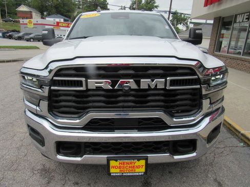 Used 2025 RAM 2500 Lone Star AWD/4WD image 2