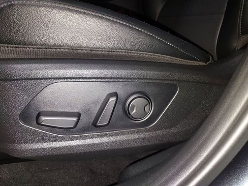 Used 2025 Kia Sportage SX image 18