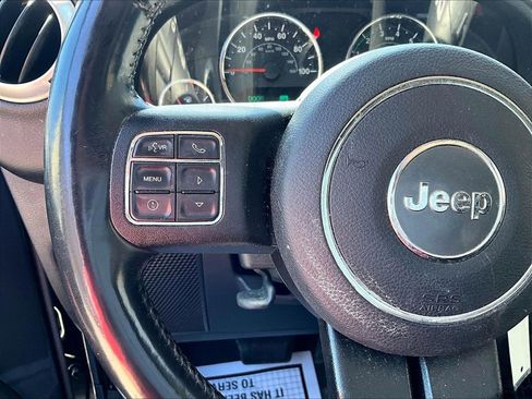 Used 2018 Jeep Wrangler Unlimited Sahara w/ Dual Top Group AWD/4WD image 16