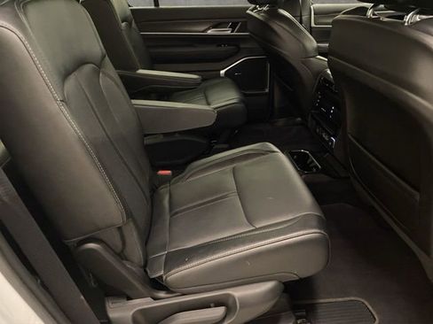 Used 2023 Jeep Wagoneer Series II w/ Premium Group I image 25