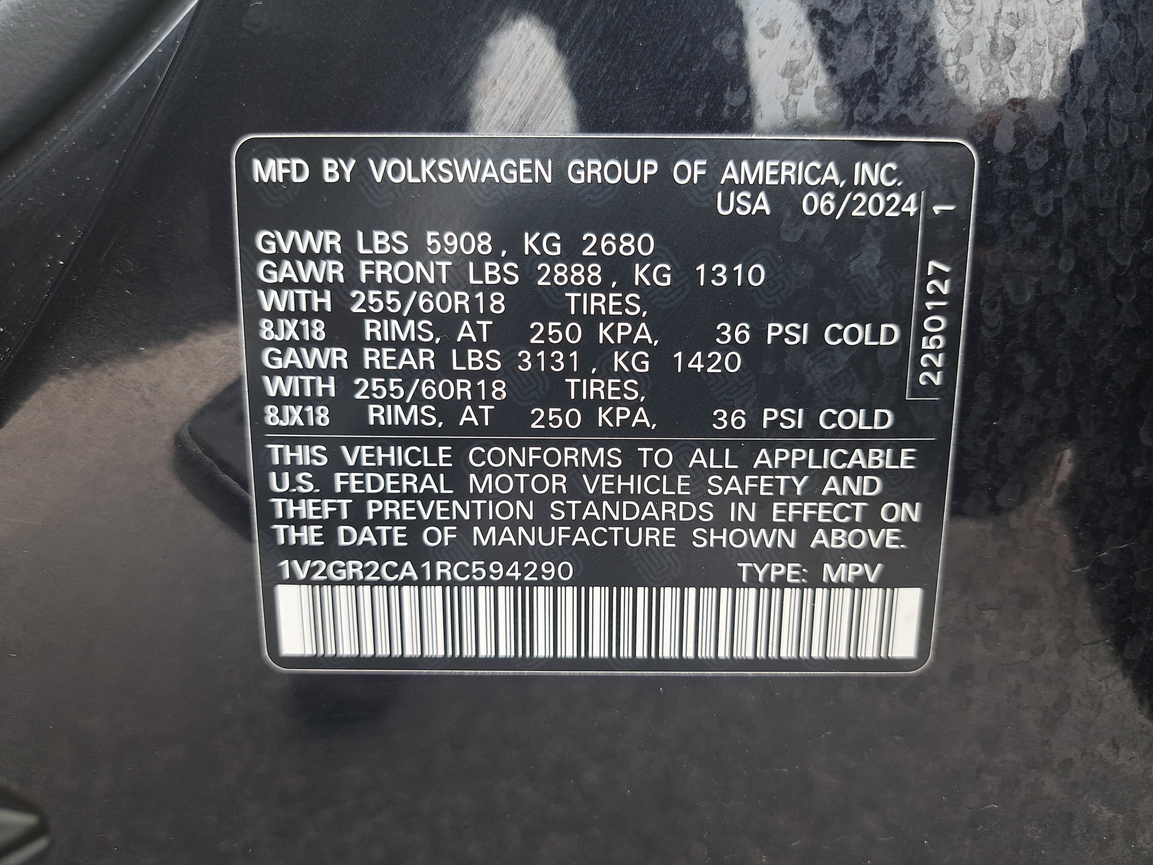 Used 2024 Volkswagen Atlas Peak Edition SEL AWD/4WD image 37