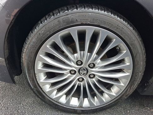 Used 2018 Toyota Avalon Limited w/ All Weather Liner Package FWD image 6