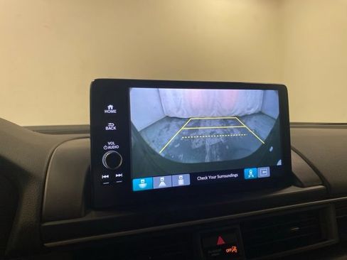 Used 2025 Honda Pilot EX-L image 11