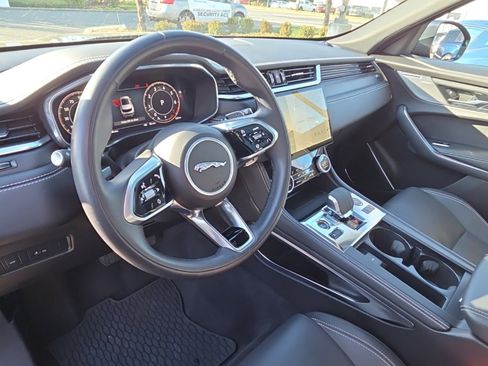 Used 2024 Jaguar F-PACE R-Dynamic S image 12