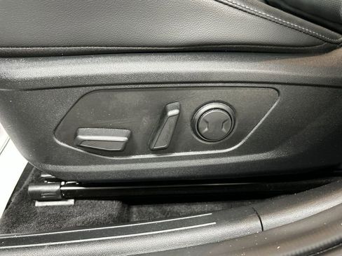 Used 2023 Hyundai Elantra Limited FWD image 10