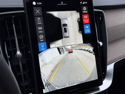 New 2026 Volvo XC90 B6 Plus w/ Protection Package Premier image 20