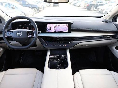 Used 2025 Nissan Murano SL AWD/4WD image 27