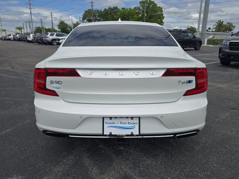 Used 2017 Volvo S90 T6 Inscription w/ Vision Package image 5