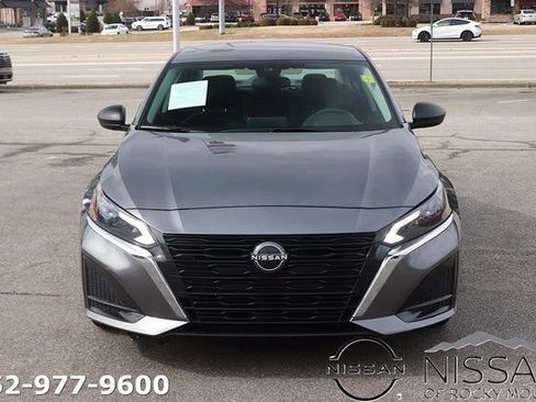 Certified 2024 Nissan Altima 2.5 SV FWD image 3