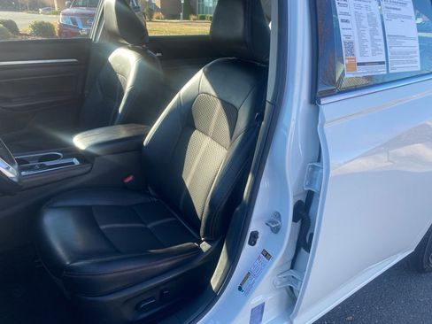 Used 2024 Nissan Altima 2.5 SR image 13