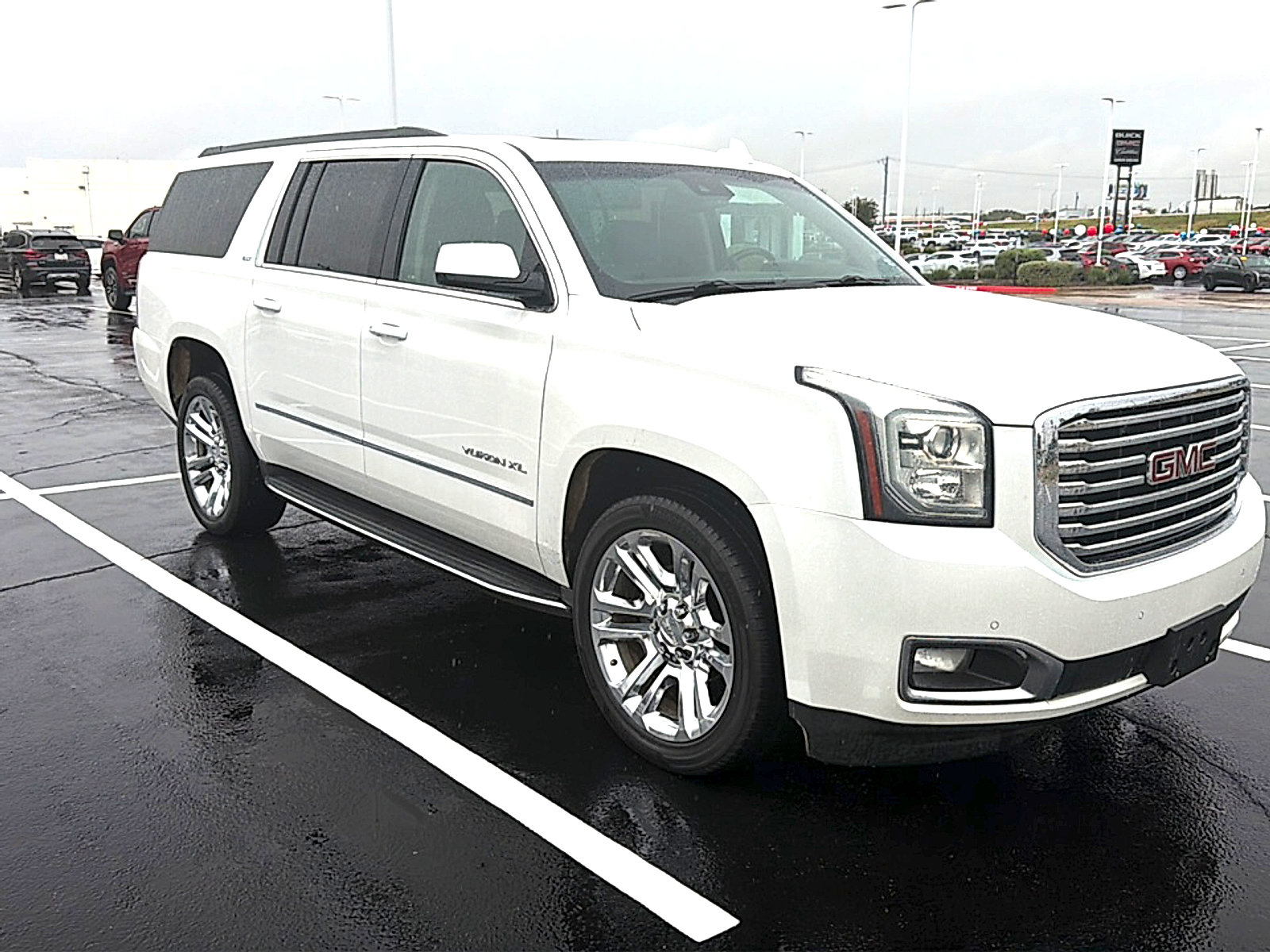 Used 2018 GMC Yukon XL SLT w/ Premium Edition RWD image 3