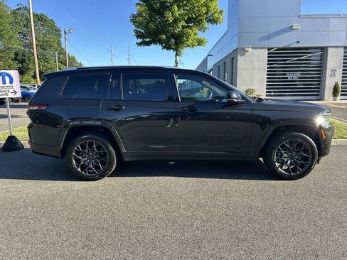 Used 2023 Jeep Grand Cherokee L Summit AWD/4WD image 9