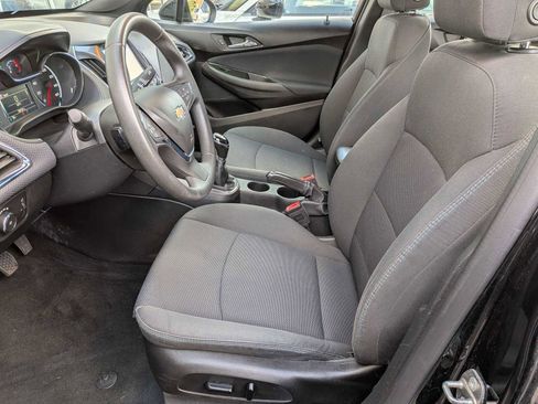 Used 2017 Chevrolet Cruze LT FWD image 20