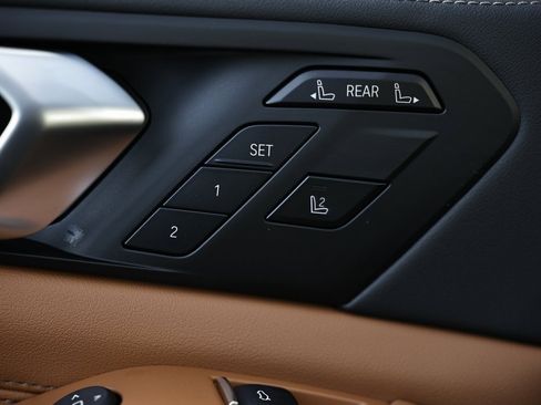 New 2026 BMW X7 xDrive40i w/ M Sport Package image 18