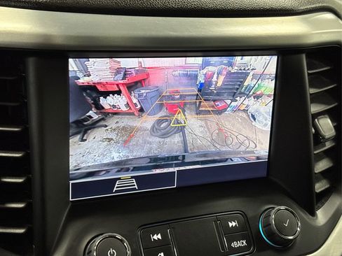 Used 2023 GMC Acadia SLE w/ Driver Convenience Package image 25