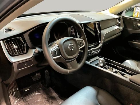 Certified 2024 Volvo XC60 B5 Core w/ Climate Package AWD/4WD image 17