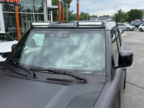 Used 2025 Land Rover Defender 110 X AWD/4WD image 8
