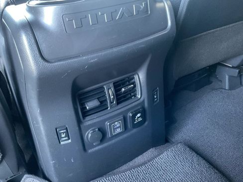Used 2021 Nissan Titan PRO-4X w/ Pro-4x Convenience Package AWD/4WD image 18