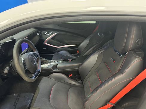 Used 2019 Chevrolet Camaro ZL1 RWD image 13