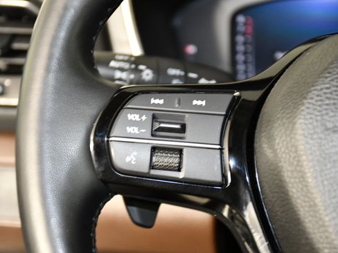 Used 2025 Honda Pilot Elite image 22