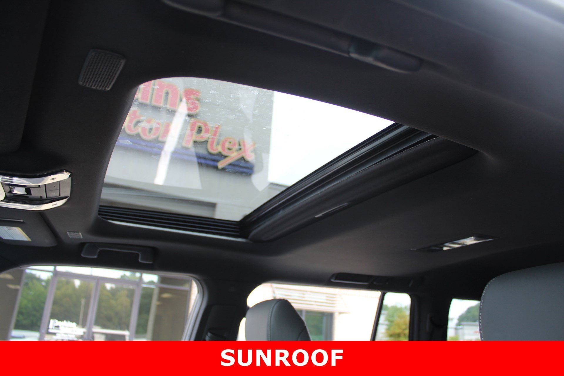 Used 2024 Lexus GX 550 w/ Accessory Package (Z1) AWD/4WD image 25