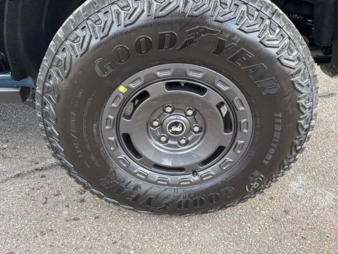 New 2025 Ford Bronco Badlands w/ Sasquatch Package AWD/4WD image 13