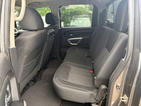 Used 2018 Nissan Titan SV AWD/4WD image 15