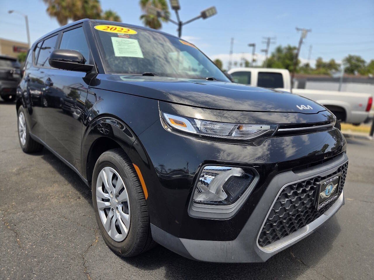 Used 2022 Kia Soul LX FWD image 2