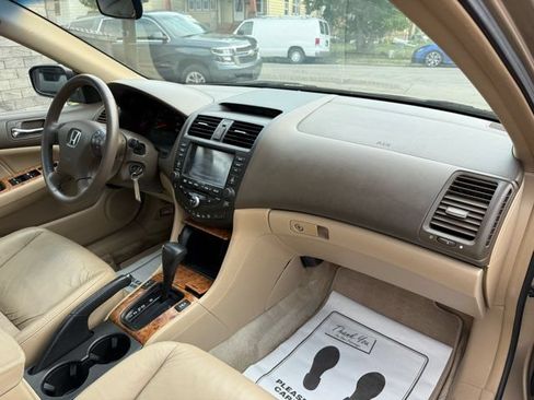 Used 2005 Honda Accord EX-L image 19
