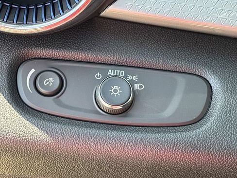New 2026 Chevrolet Trax LT w/ LT Convenience Package FWD image 17