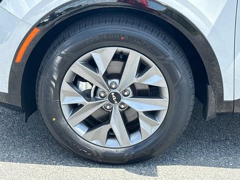 Used 2025 Kia Sportage SX FWD image 11