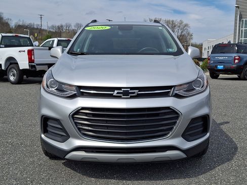 Used 2020 Chevrolet Trax LT w/ Sun & Sound Package AWD/4WD image 2