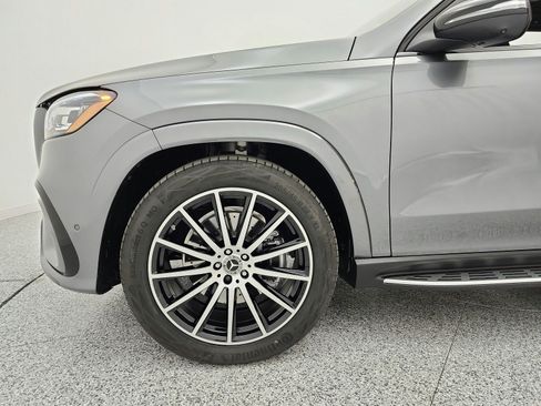 New 2026 Mercedes-Benz GLS 580 4MATIC image 13