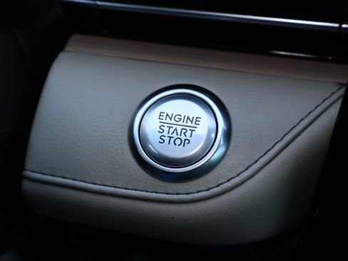 Used 2024 Lincoln Nautilus Reserve AWD/4WD image 16