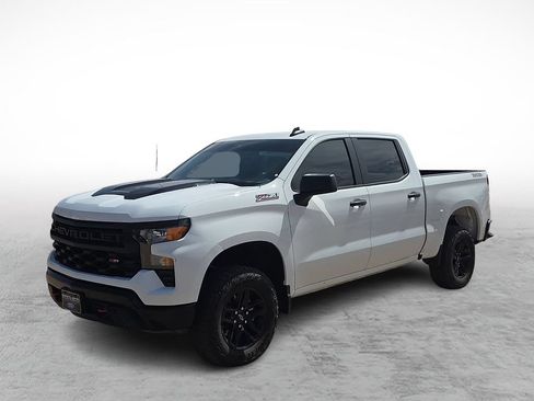 Used 2025 Chevrolet Silverado 1500 Custom Trail Boss AWD/4WD image 5