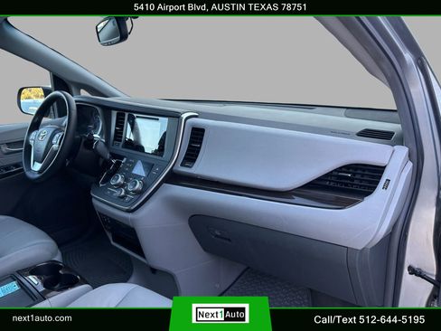 Used 2016 Toyota Sienna XLE image 26