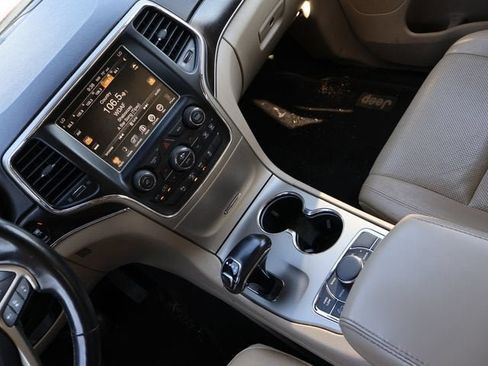 Used 2014 Jeep Grand Cherokee Limited w/ Luxury Group II AWD/4WD image 22