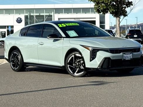 Used 2025 Kia K4 GT-Line w/ GT-Line Sunroof Package FWD image 2