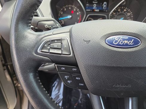 Used 2017 Ford Escape SE w/ SE Sport Appearance Package AWD/4WD image 33