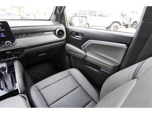 Used 2023 Chevrolet Colorado ZR2 w/ ZR2 Convenience Package III image 9